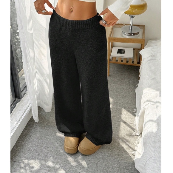 Cozy Fuzzy Stretchy Waist Wide Leg Pants - Picture 9 of 10